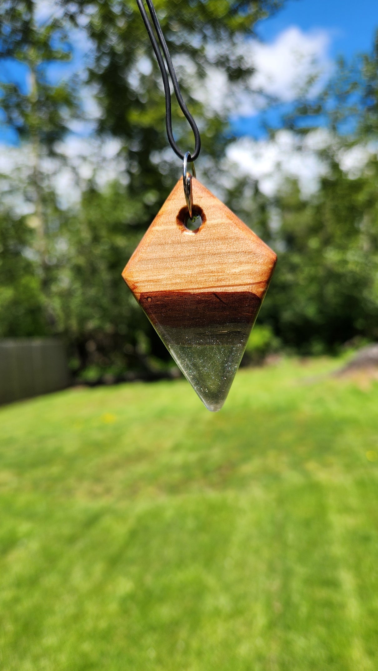 No.35 live edge maple and resin keychain